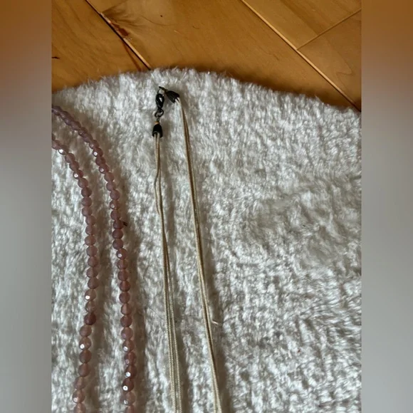 Five necklaces - Picture 7 of 7